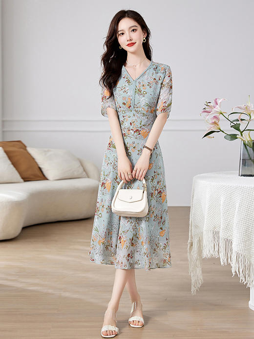 修身显瘦，时尚v领月印花简洁干练气质碎花连衣裙HR-WZ25219 商品图3