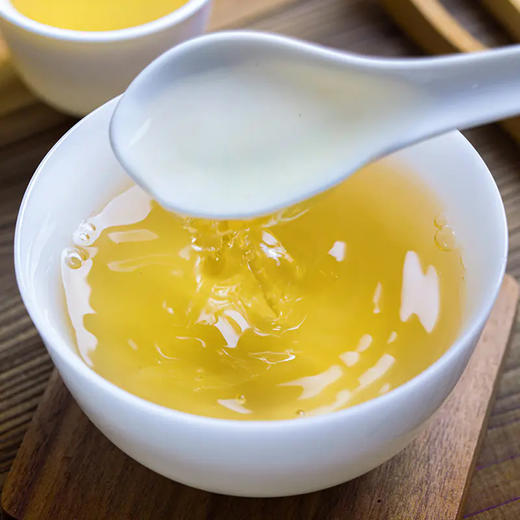 2018年头波春茶 吉顺号云南普洱茶银芽生饼357g/饼 商品图7