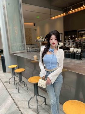 对这件小罩衫真的爱不释手，妥妥女团风