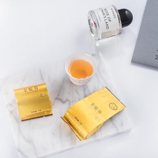 【世界红茶鼻祖诞生地】芝己 不忘初心 武夷山 特级金骏眉 400g/盒 礼盒装（天猫同款） 商品图2