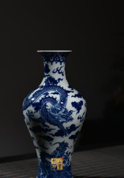 青花三龙戏珠鱼尾尊 商品图0