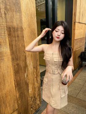 工装吊带裙，小众又养眼！