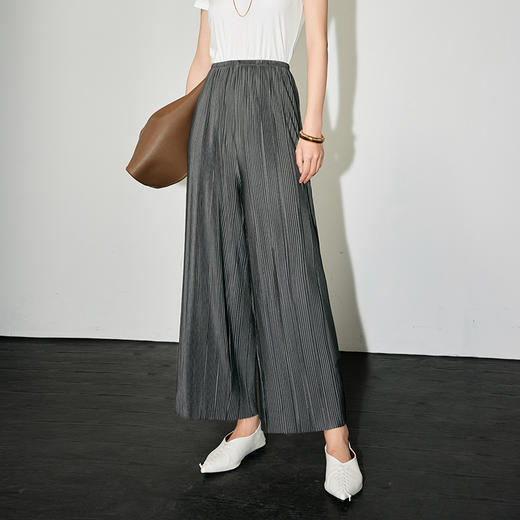 IN AND ON 夏季新款阔腿裤一片式风琴褶空气裤显瘦百搭直筒休闲裤53441 53462 商品图4