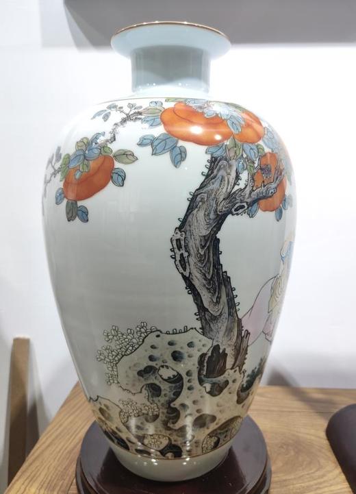 粉彩童子事事如意赏瓶 商品图0