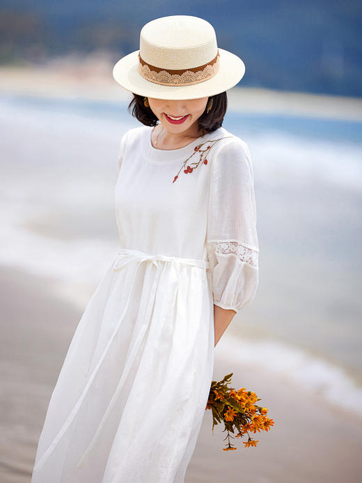 HM-S387夏季新款 白色苎麻连衣裙文艺绣花蕾丝花边灯笼袖显瘦大摆裙 商品图3