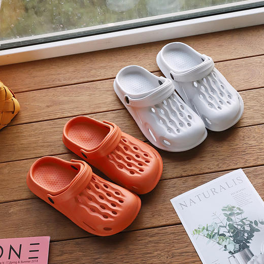 【一鞋两穿！包头EVA材质】鞋面透气，可以让您的脚趾感到宽松舒适；防滑底设计，可以让您在海边玩得更放心自由。无论是在度假还是日常生活中穿着都非常实用，尽显你的好品味和活力！ 商品图2