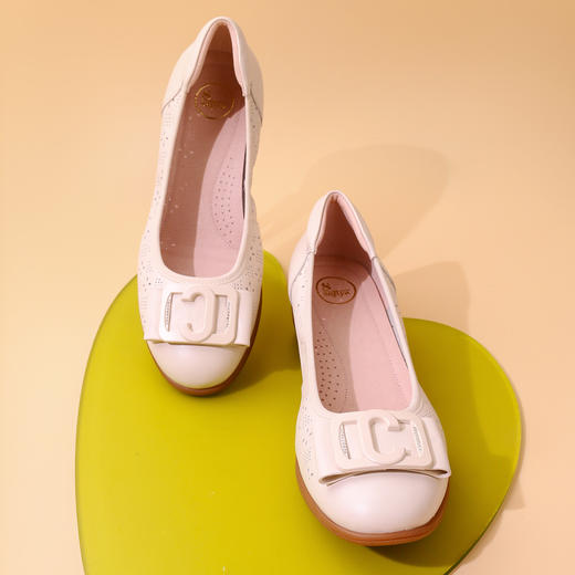 Safiya/索菲娅2023新款春秋真皮牛皮镂空透气浅口坡跟软底单鞋 SF33111404 商品图6