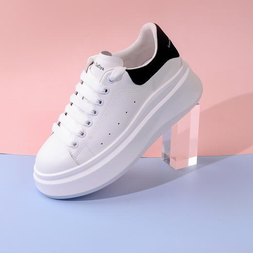 Safiya/索菲娅 2023秋新款潮流撞尾透气厚底增高小白鞋板鞋 SF33112107 商品图0