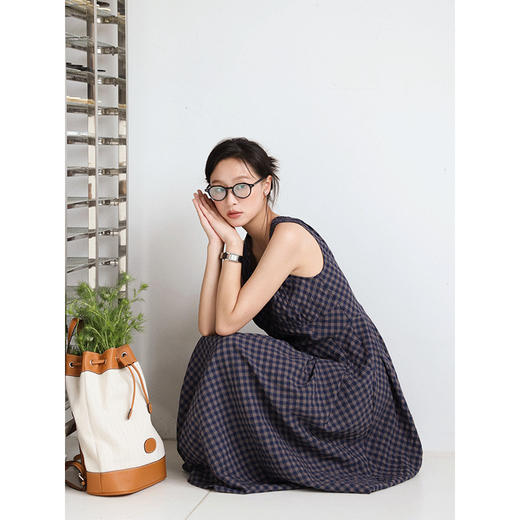 Even Vintage | 文艺复古 格纹经典v领无袖背心收腰长裙连衣裙 商品图3