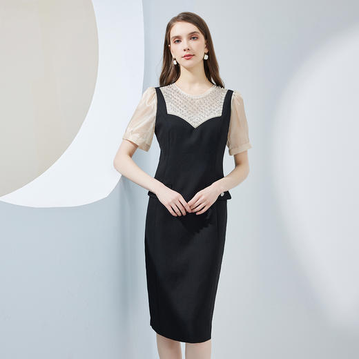 QF84B瑟俪撞色领口钉珠合体收腰连衣裙 商品图0