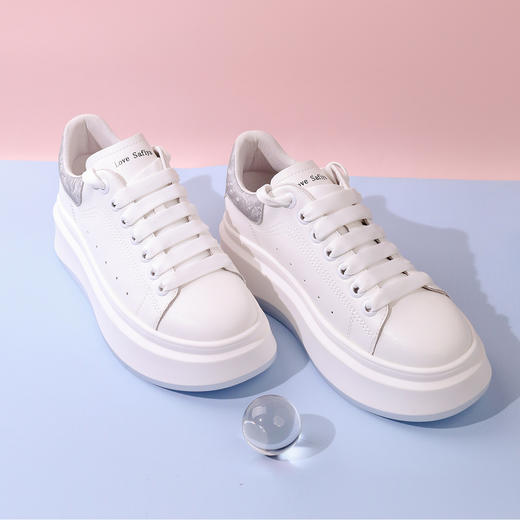 Safiya/索菲娅 2023秋新款潮流撞尾透气厚底增高小白鞋板鞋 SF33112107 商品图2