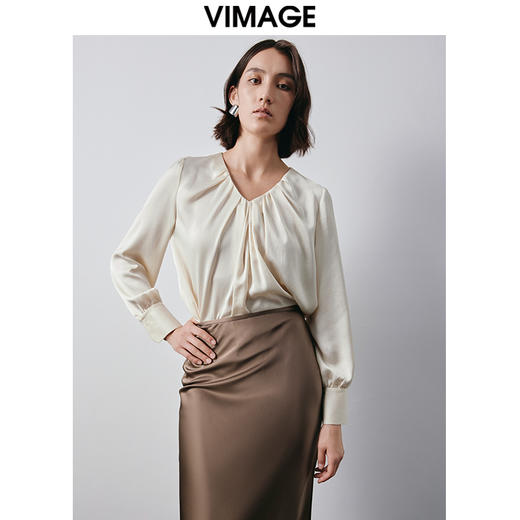 VIMAGE纬漫纪高级感压褶设计V领宽松直筒显瘦雪纺上衣秋季新款V2013610 商品图0