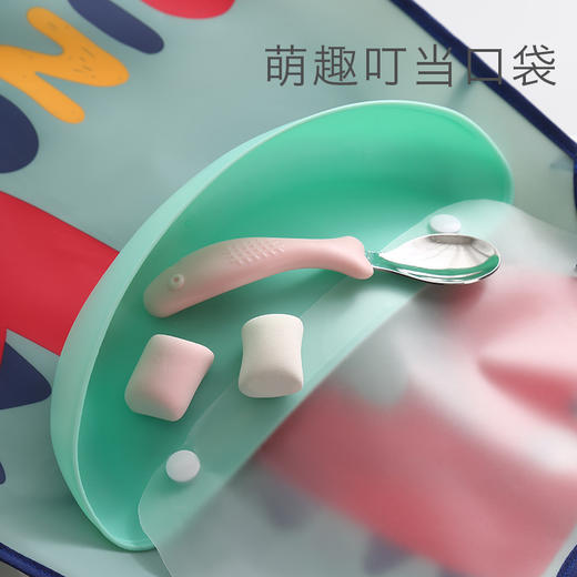 【宝宝吃饭必备！婴儿口水围兜】薄款设计透气，适合春夏季穿着，可爱的儿童图案更加迷人。防水、薄款设计，适合春夏季使用。背心式围嘴，轻松穿戴。小孩爱吃东西时，不用担心弄脏衣服，让你更省心！ 商品图1