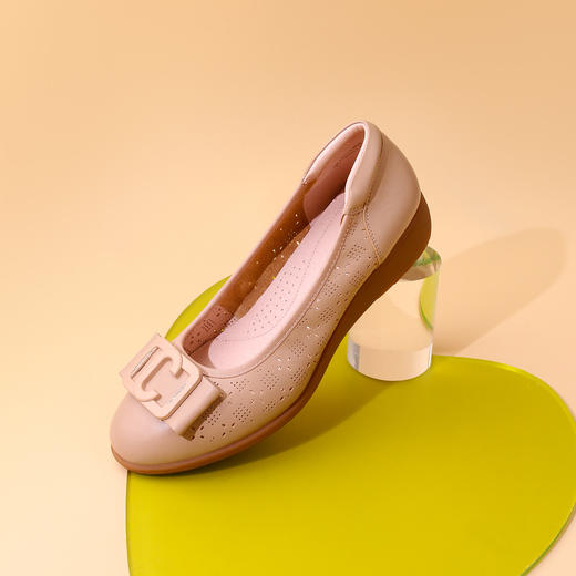 Safiya/索菲娅2023新款春秋真皮牛皮镂空透气浅口坡跟软底单鞋 SF33111404 商品图2