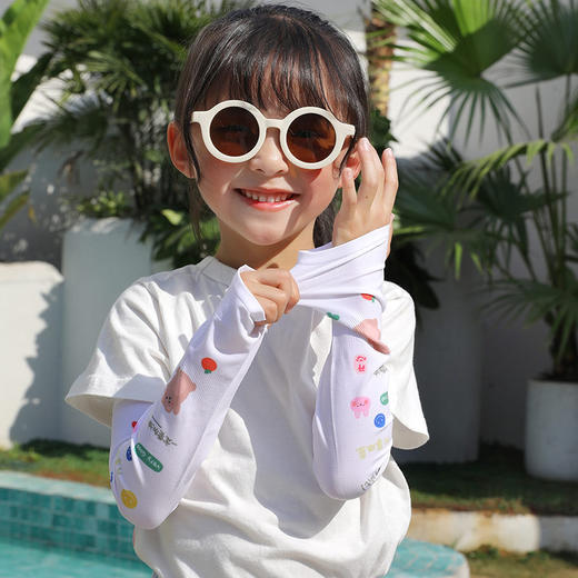 「9.9元包邮！数款可选」儿童防晒冰袖男孩女童夏季防蚊冰丝袖套宝宝抗起球冰袖卡通可爱童装 商品图1