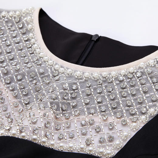 QF84B瑟俪撞色领口钉珠合体收腰连衣裙 商品图4