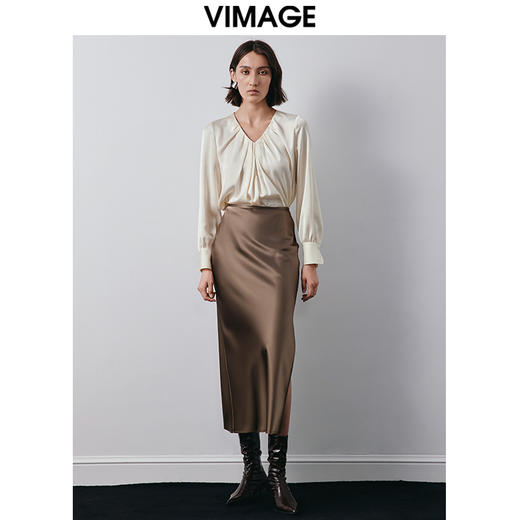 VIMAGE纬漫纪高级感压褶设计V领宽松直筒显瘦雪纺上衣秋季新款V2013610 商品图1
