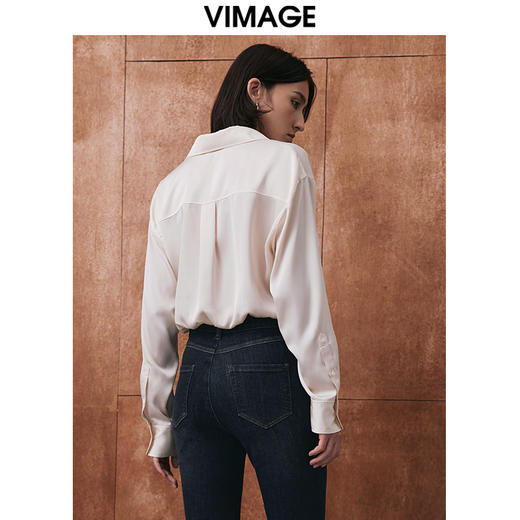 VIMAGE纬漫纪扭结设计短款直筒显瘦纯色设计感雪纺衬衫秋新款V2013603 商品图4