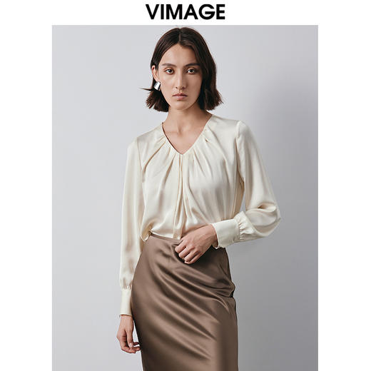VIMAGE纬漫纪高级感压褶设计V领宽松直筒显瘦雪纺上衣秋季新款V2013610 商品图3