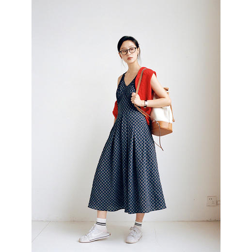 Even Vintage | 文艺复古 格纹经典v领无袖背心收腰长裙连衣裙 商品图1