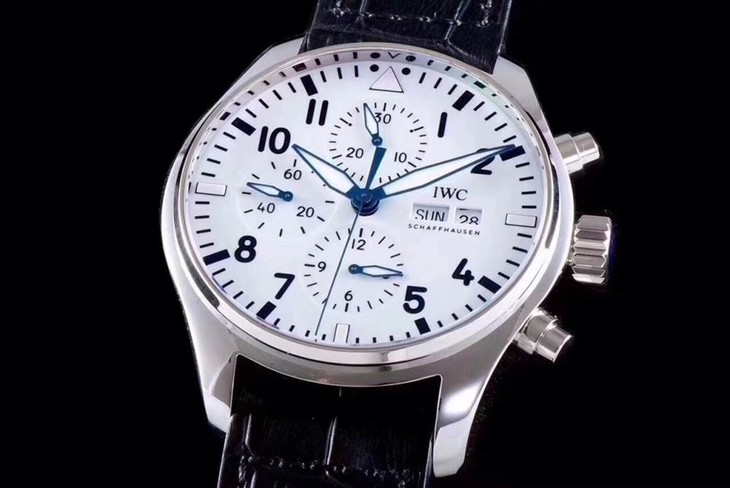 zf厂新品IWC万国表飞行员系列IW377725首发评测