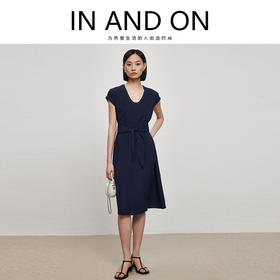 IN AND ON21870新款夏法式赫本风连衣裙女高腰显瘦V领气质收腰长裙