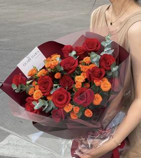 红玫瑰+橙色芭比花束