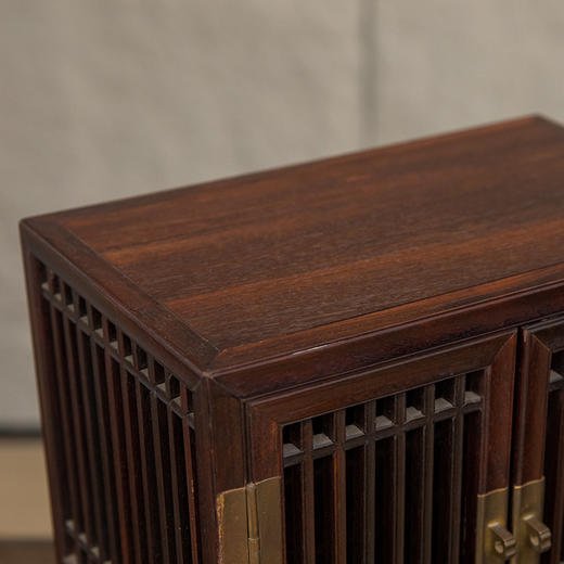 民国 紫檀直棂方角柜摆件（一对） 商品图3