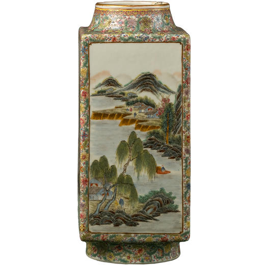 清乾隆 粉彩花卉纹底山水开窗琮式瓶 商品图5