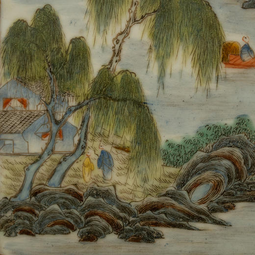 清乾隆 粉彩花卉纹底山水开窗琮式瓶 商品图3