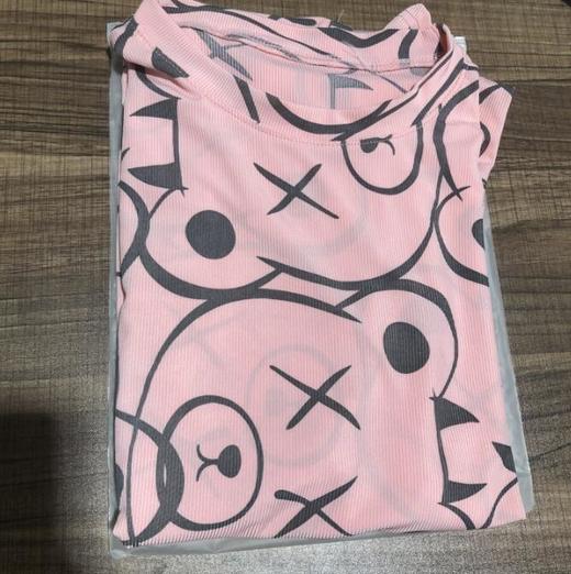 舒适可爱的小熊短袖家居服女，夏季薄款透气，新款睡衣女，简约时尚，冰丝搞套让你夏日无忧。无论是放松在家中还是陪伴家人，都能展现你的优雅魅力！ 商品图4