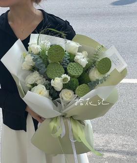 玫瑰莲蓬清凉花束