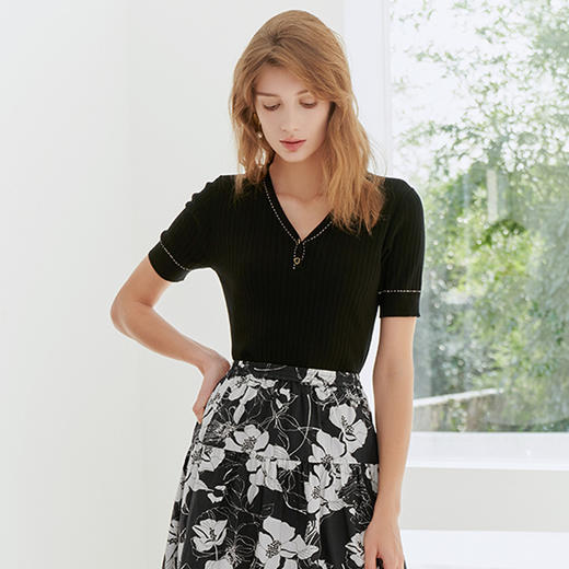 【棉+桑蚕丝针织套衫】23年夏季新品女士薄款修身显瘦针织衫短袖V领上衣 商品图1