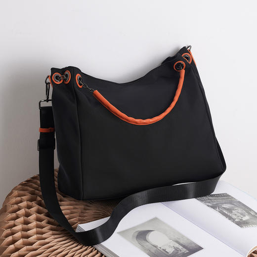 Safiya/索菲娅2023新款水桶包百搭时尚单肩包包女式斜挎包女包SF9151003Y 商品图7