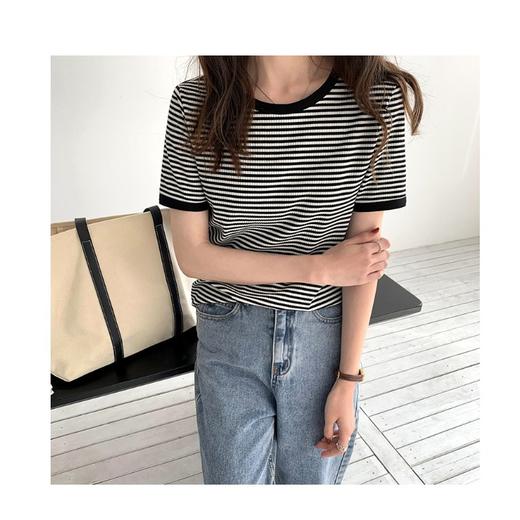 黛唯梵【复古撞色条纹，女孩们无法抵挡】穿上它，仿佛回到了那个充满着青春和爱的时代，给你带来不一样的体验。 商品图4