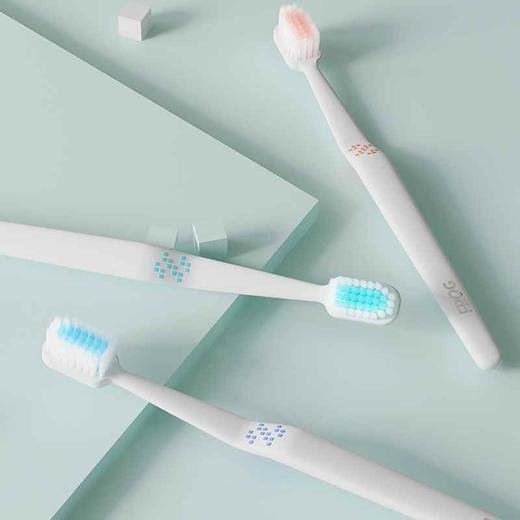 青蛙成人牙刷双支中毛Q987/985家庭套装2支装手动超薄柔护净清洁(颜色随机发货) 商品图2