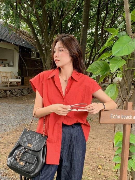 黛唯梵【从未有过的韩风，纯色无袖衬衫】夏日新款，宽松显瘦，满足你的时尚需求。穿上它，即刻流光溢彩，焕发自信，展现不一样的你。 商品图2