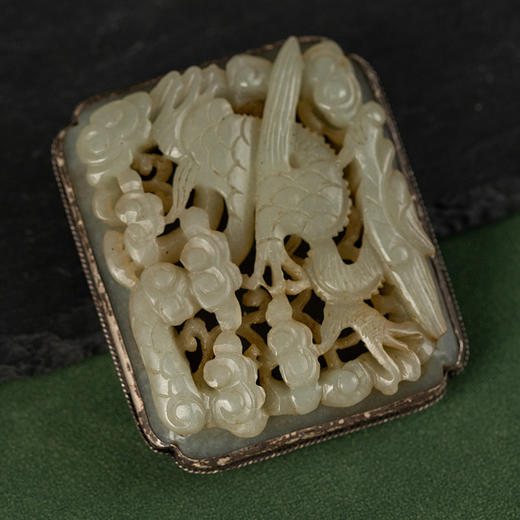 清 玉雕云龙纹包银带饰 商品图1