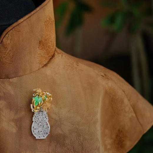 龢盒原创 淡‬如菊·冰‮翡种‬翠绿菊‮花瓶‬胸针‬吊坠 商品图5