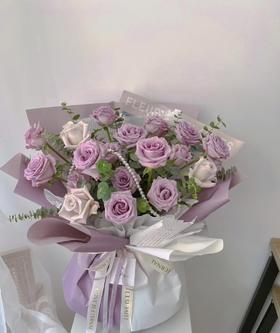 粉玫瑰绣球混搭花束