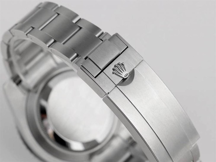 对于疯狂炒作v9厂劳力士水鬼我想吐槽一下