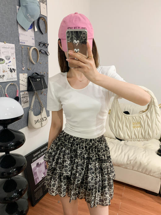 <曾小咸推荐>巨折清仓秒杀，稀有现货24小时发【仅限今日】 带垫肩短袖/ 花朵半身短裙 商品图1