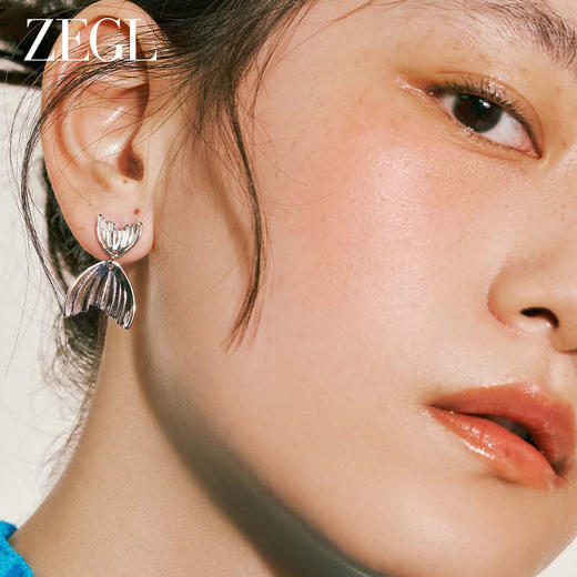 ZEGL鱼尾耳环女2023新款爆款耳钉小众设计感高级冷淡风银针耳饰品 商品图5