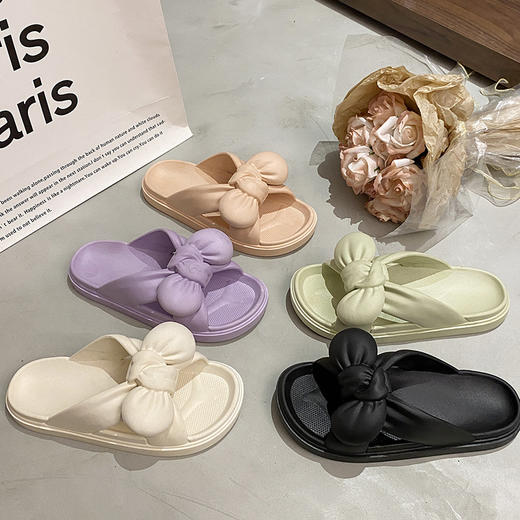 蝴蝶花女夏拖鞋，时尚个性外穿新款，ins防滑设计，让你随心搭配，轻松拥有时尚感。透气网红款式，舒适亲肤，女神必备，让你充分展现自信的女性魅力！ 商品图1