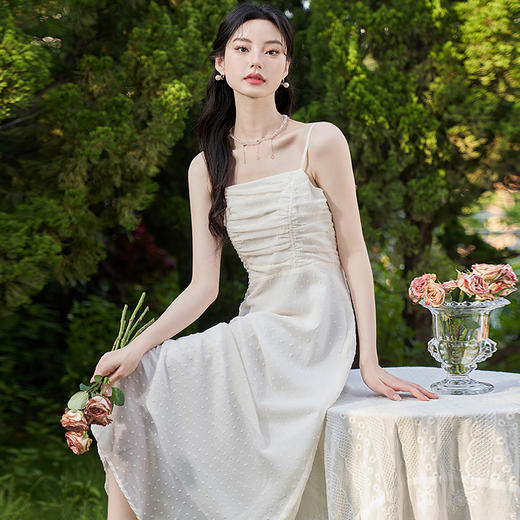 西遇吊带连衣裙女夏季新款法式小众高级感白色中长款仙女裙D1031143/V0050523 商品图0