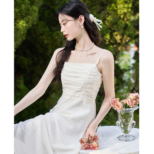 西遇吊带连衣裙女夏季新款法式小众高级感白色中长款仙女裙D1031143/V0050523 商品图2