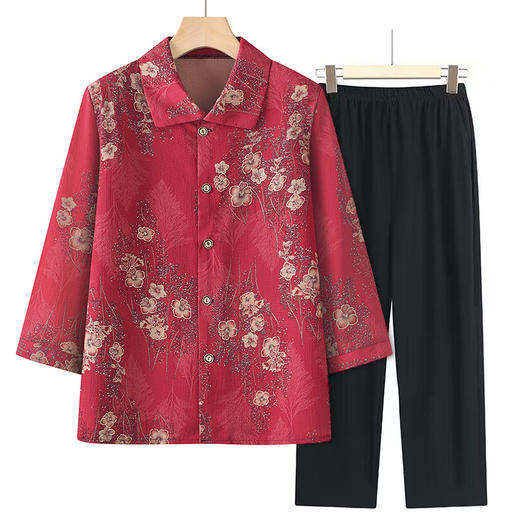 黛唯梵【妈妈夏季新款，适合中老年人穿着】衣料柔软舒适，七分袖设计透气。让妈妈体验舒适时尚的穿着风格，展现自信、优雅的形象。 商品图3