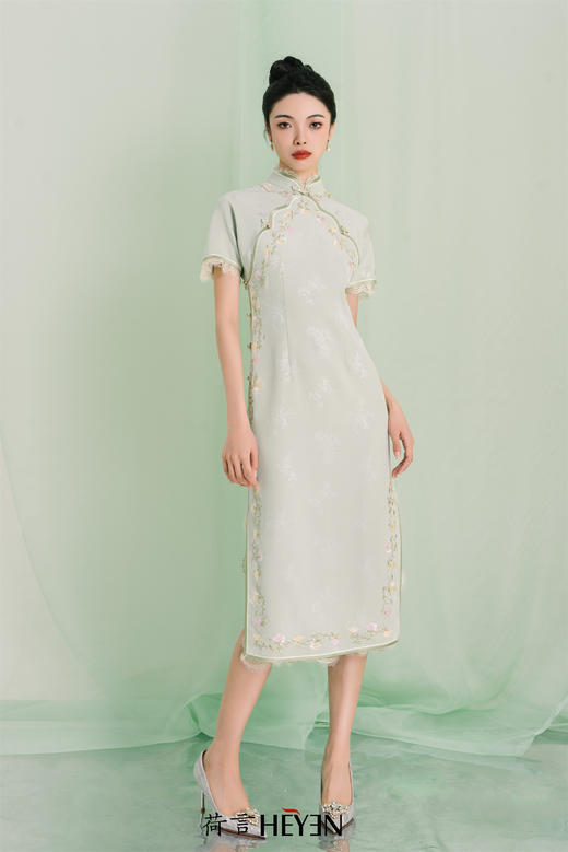 荷言HEYEN 檀深雪 竹抱平安纹淡绿色手工旗袍时装周系列 商品图0