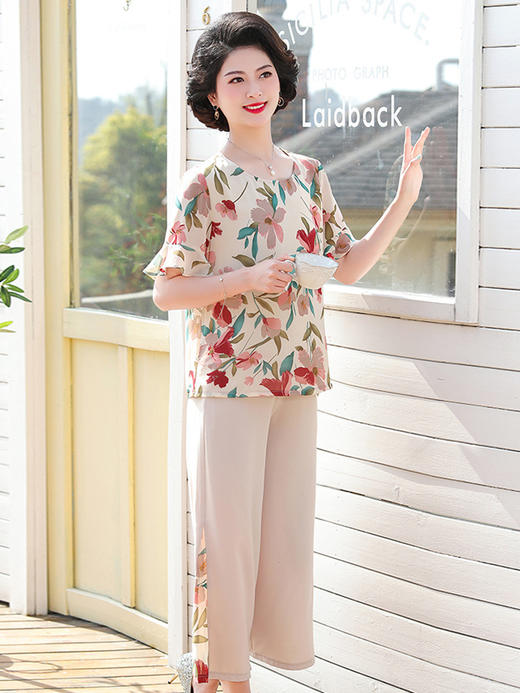 【气质妈妈夏装套装】雪纺衫女上衣，大码短袖T恤，洋气时尚。新款上架，让您焕发青春自信！ 商品图1