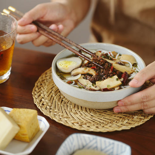 云南松茸鸡汤米线 口感柔润Q弹  肉眼可见的大块菌菇和鸡丁肉酱 商品图3